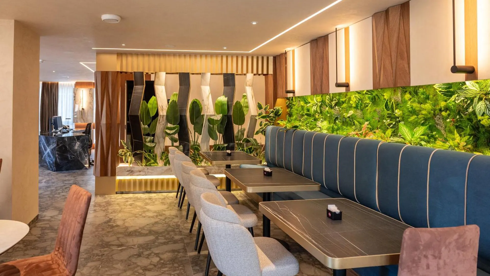 Mattis Hotel Tirana 4*,