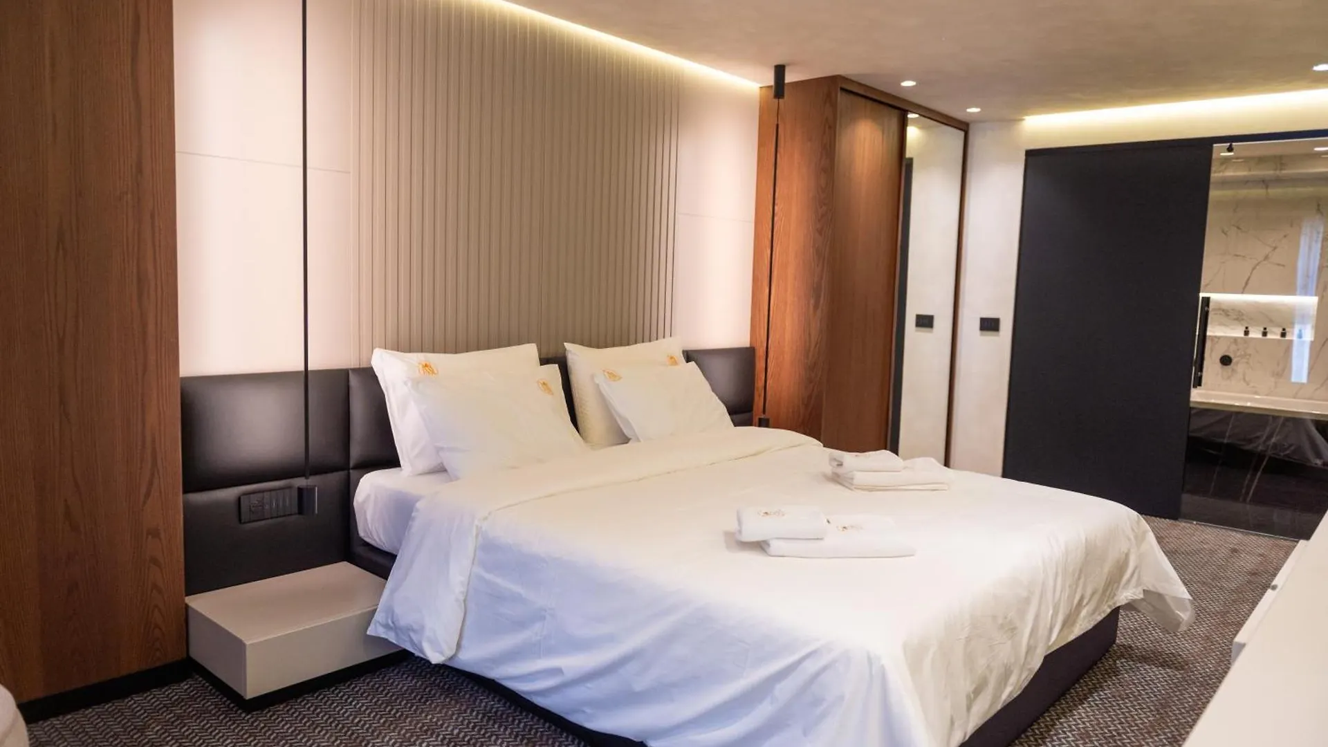 Mattis Hotel Tirana 4*,  Albania