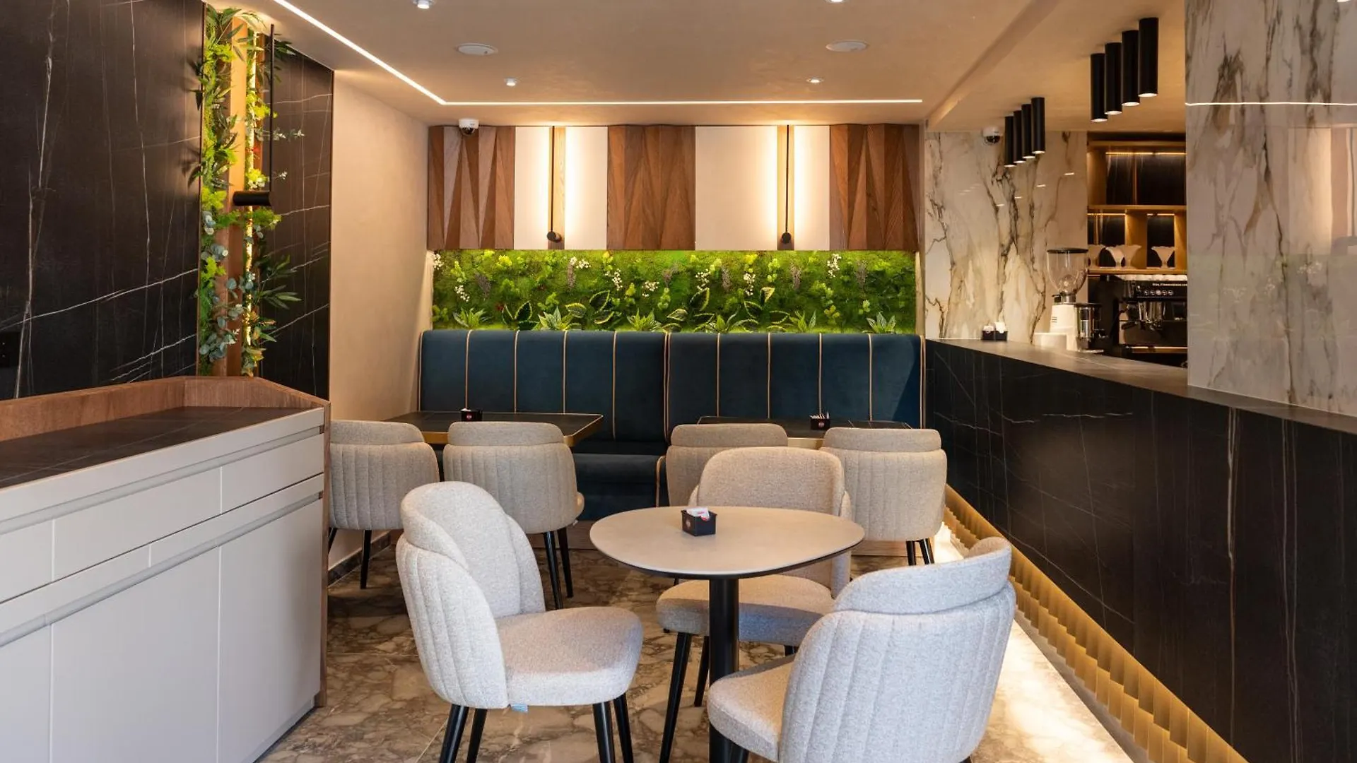 Mattis Hotel Tirana Albania